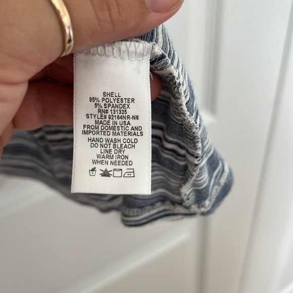 Turtle Neck Sleeveless Dress‎ - Picture 3 of 5